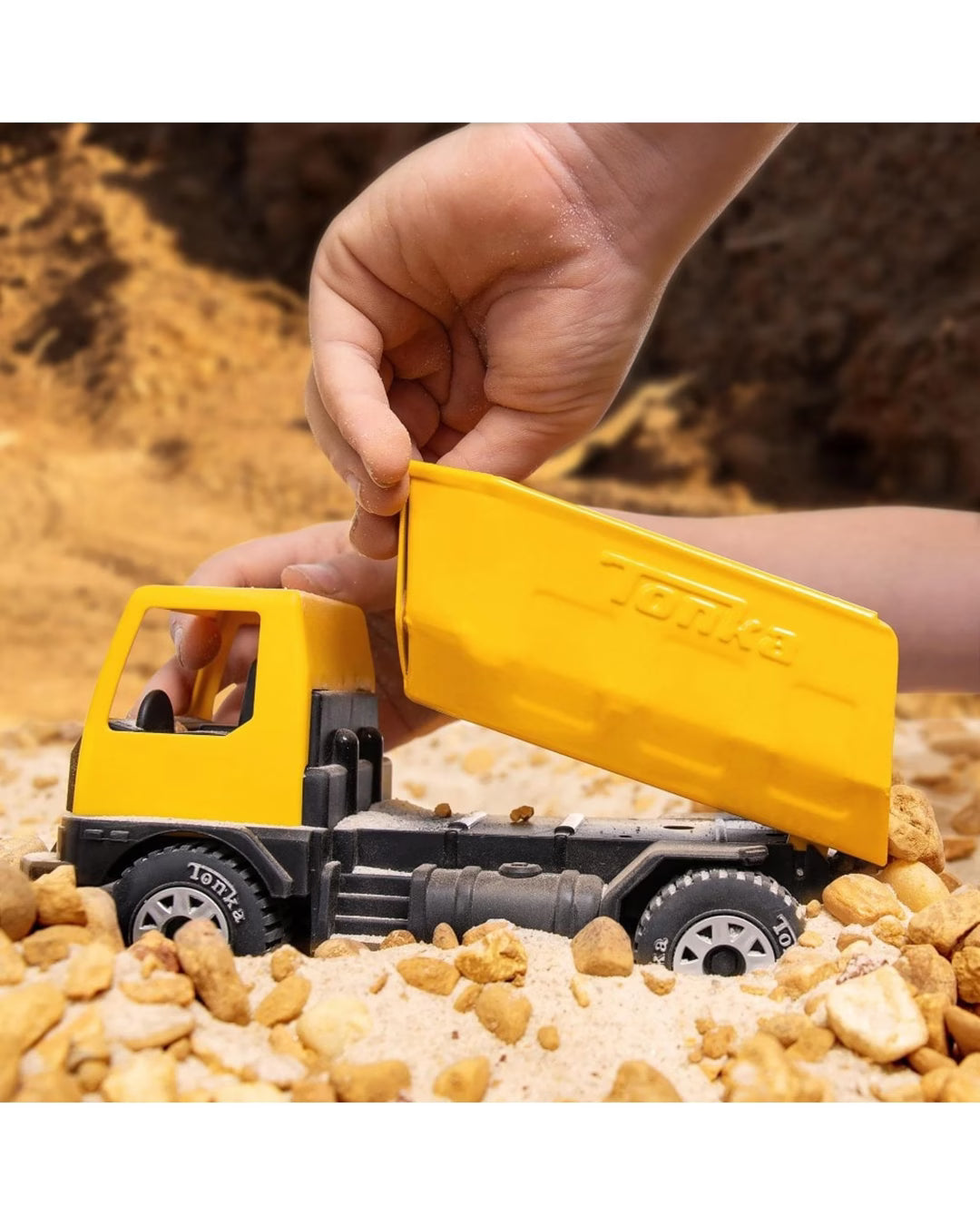 Tonka Steel Classics Dump Truck 1:32 Scale Vehicle