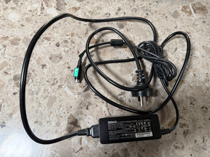 Included SENAO power supply and Australian lead; possible DC cable damage near connector